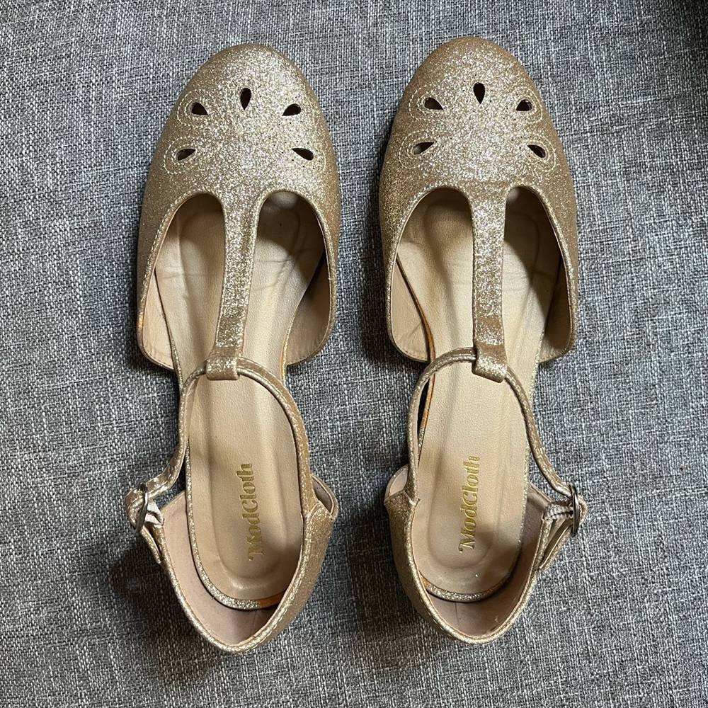 Gold Glitter T-Strap flats – Size 8.5/9 Party Shoes